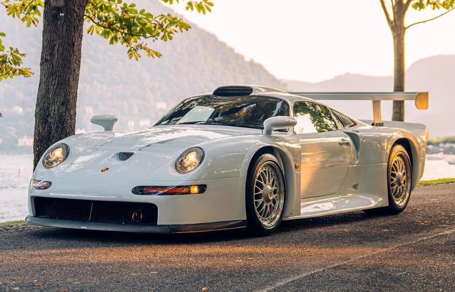 Porsche Porsche 911 GT1 Strassenversion 1997