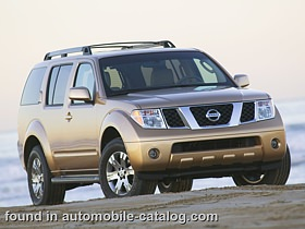 Nissan Nissan Pathfinder LE 4x2 2005