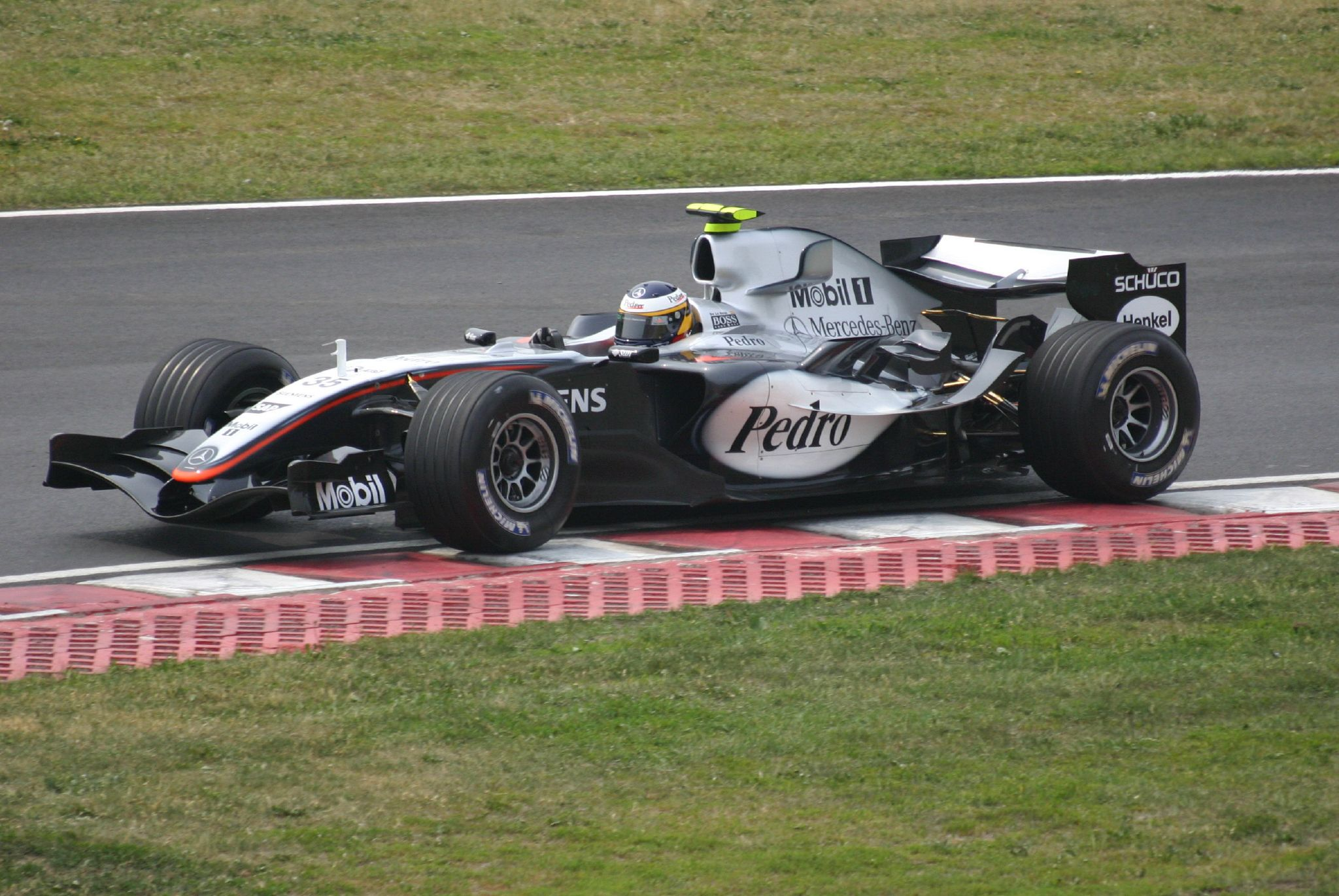 McLaren McLaren MP4-20 2005