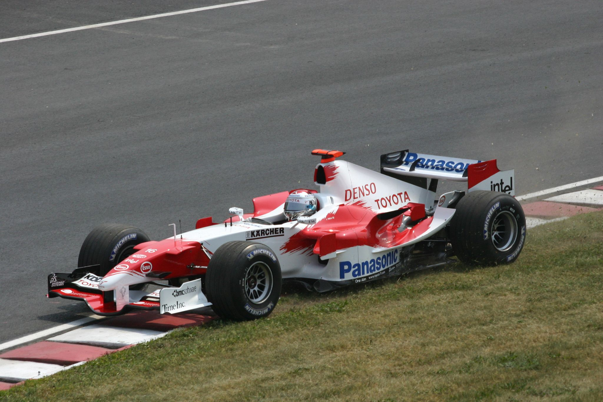 Toyota Toyota TF105 2005