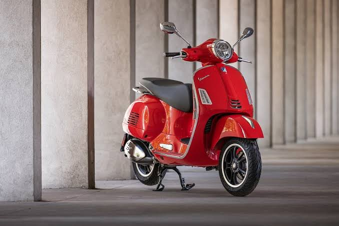 Piaggio Vespa GTS 300 2023